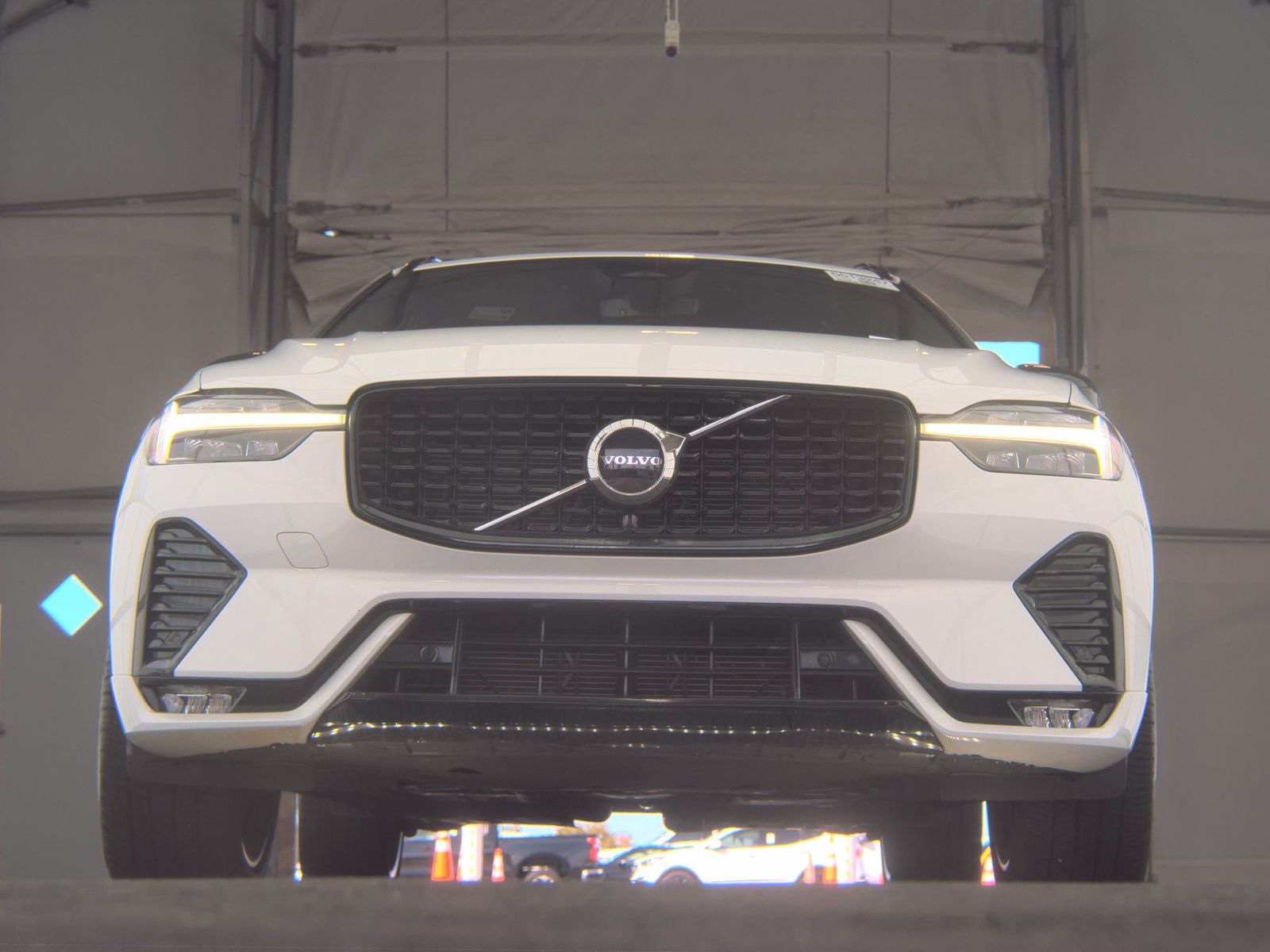 2022 Volvo XC60 B5 R-Design FWD