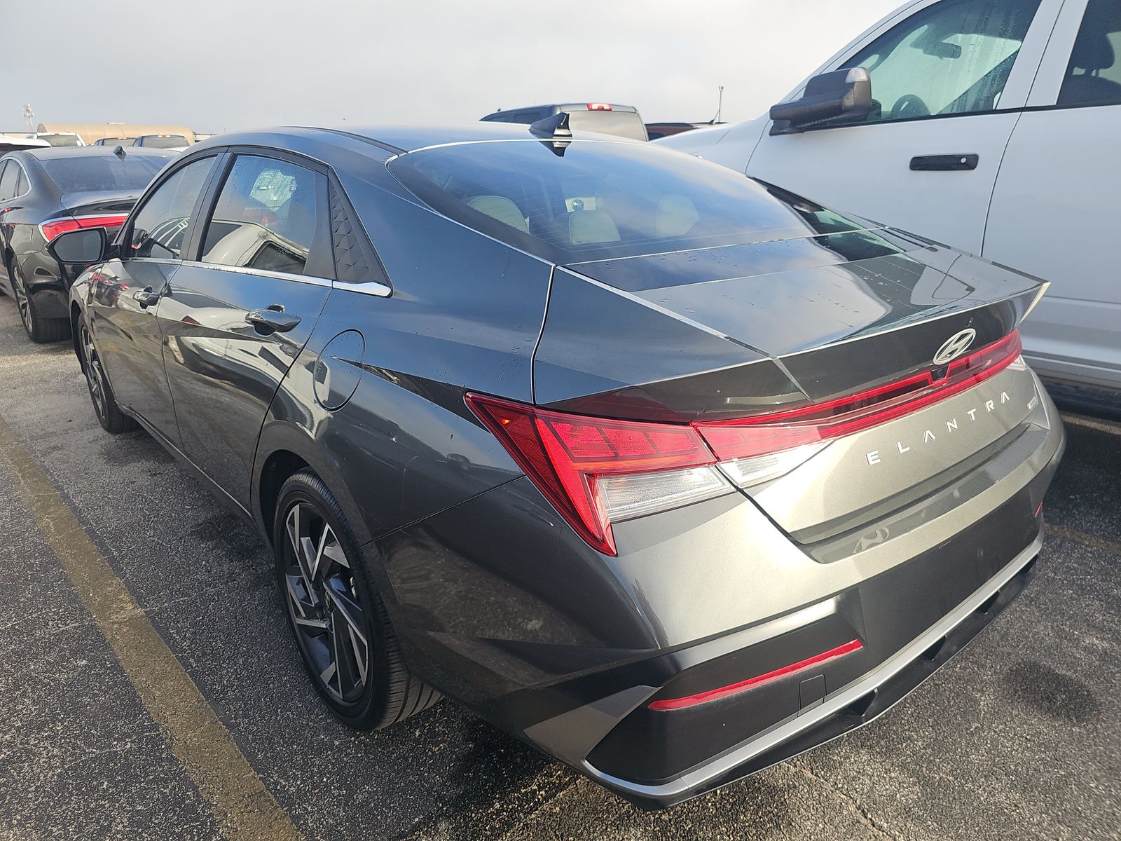 2025 Hyundai Elantra Hybrid Limited FWD