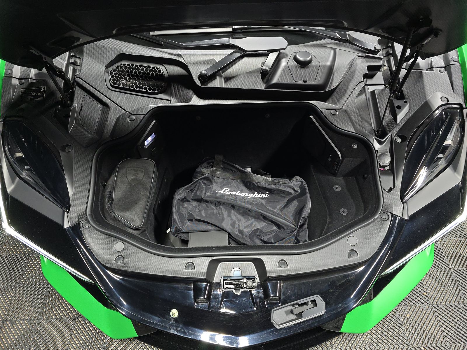 2024 Lamborghini Revuelto Base AWD