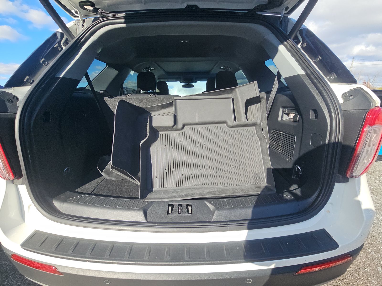 2023 Ford Explorer XLT AWD