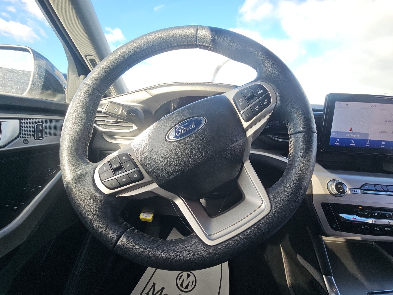 2023 Ford Explorer XLT AWD