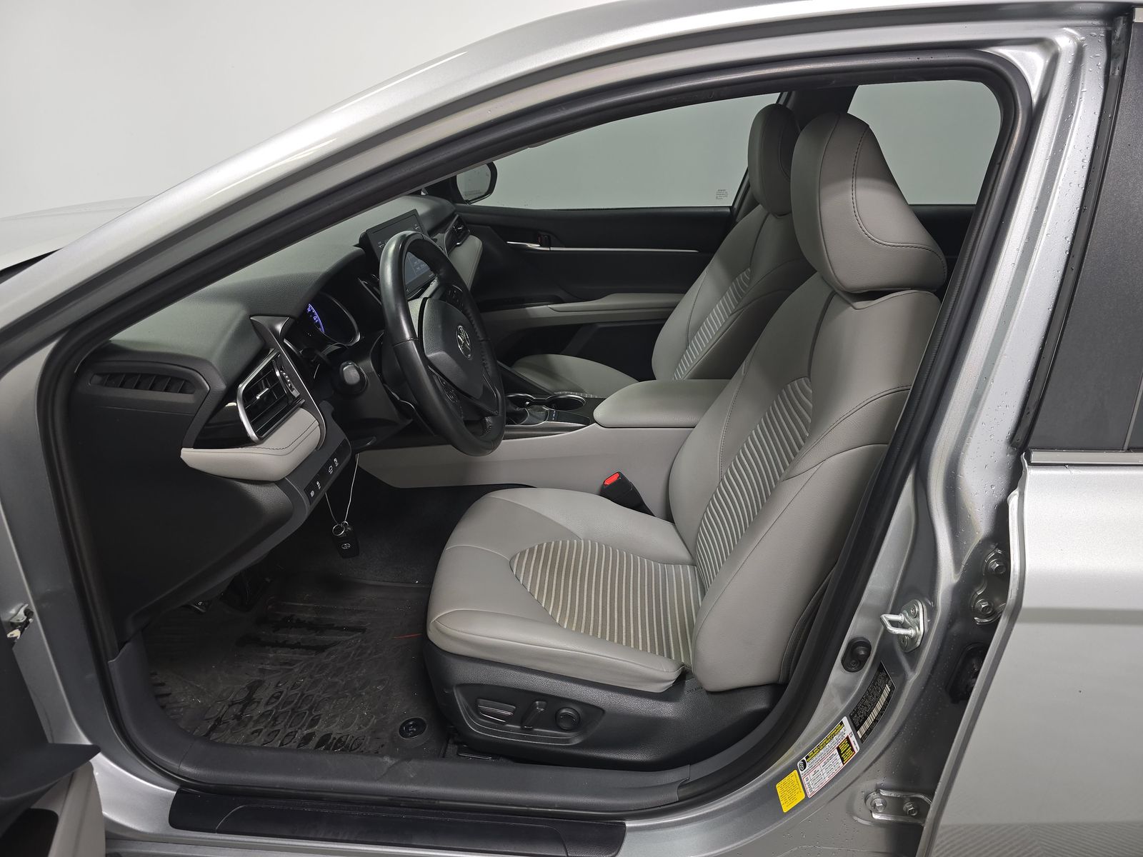 2023 Toyota Camry SE FWD