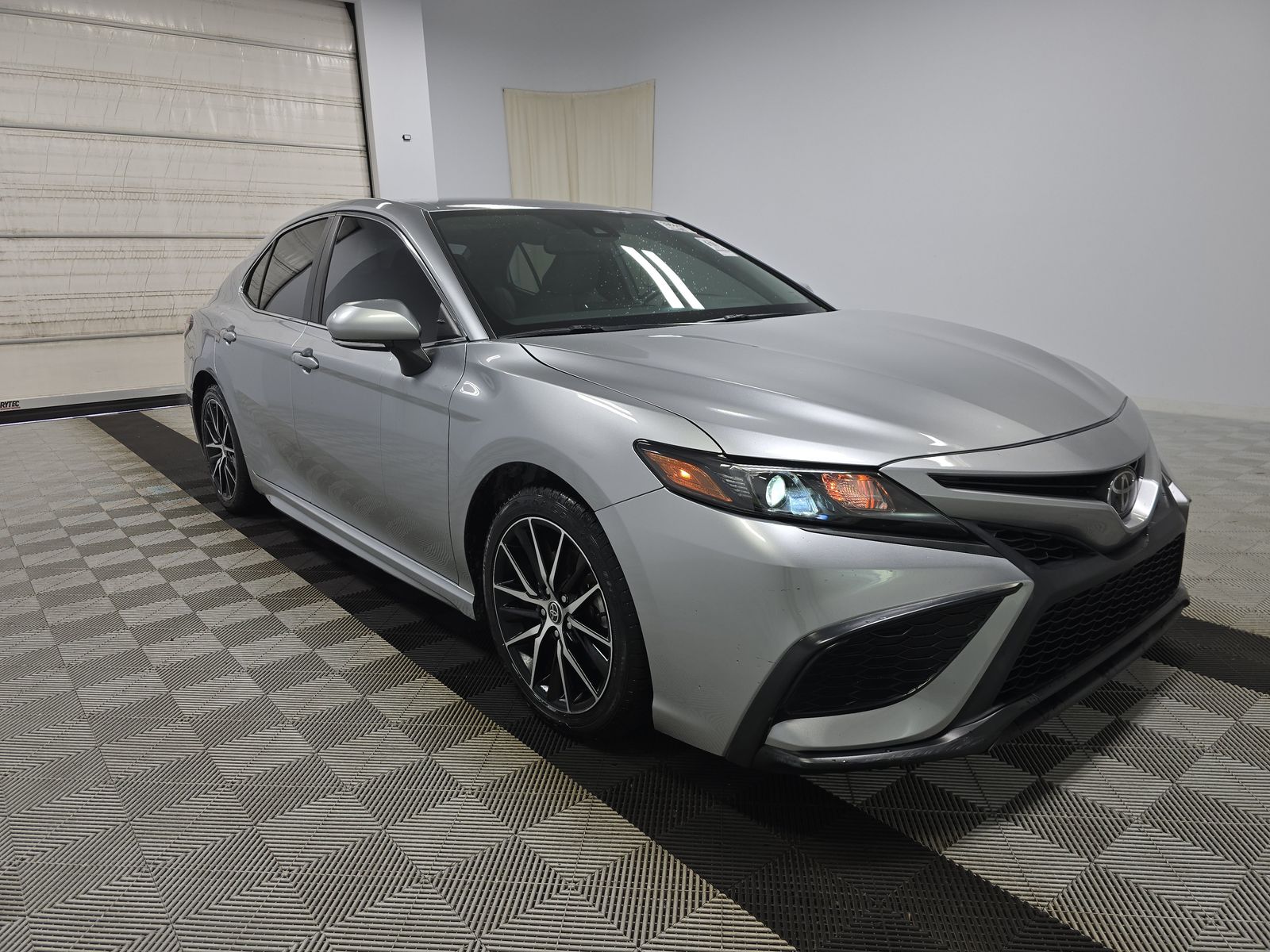2023 Toyota Camry SE FWD
