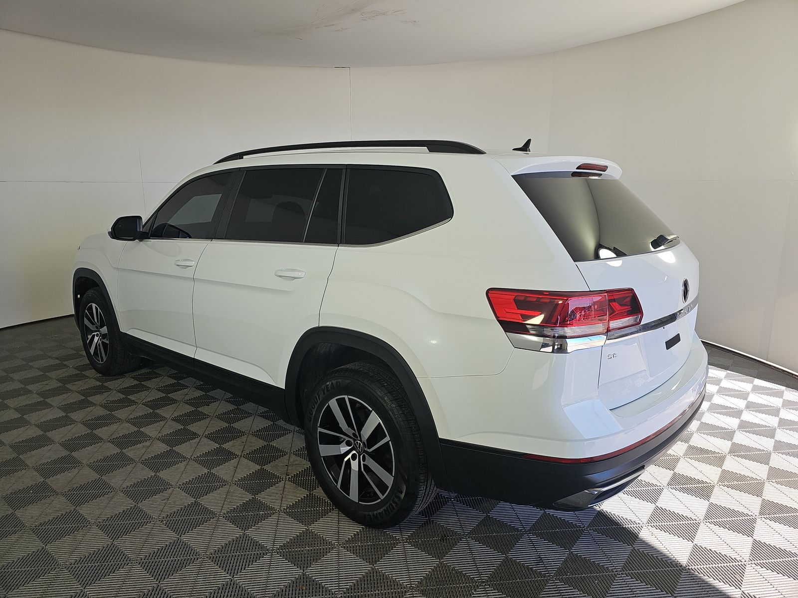 2023 Volkswagen Atlas 2.0T SE FWD