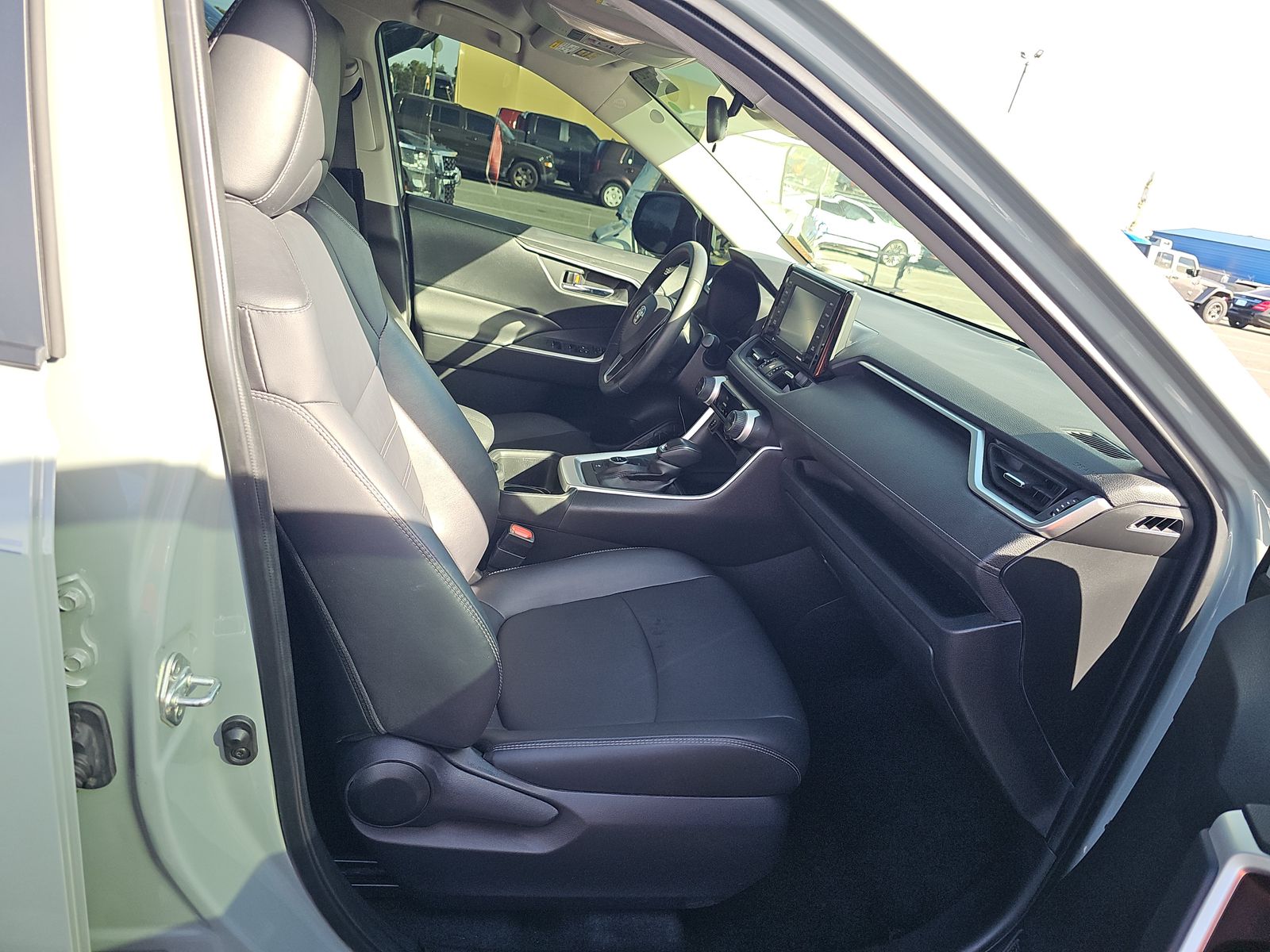 2022 Toyota RAV4 Hybrid XLE Premium AWD