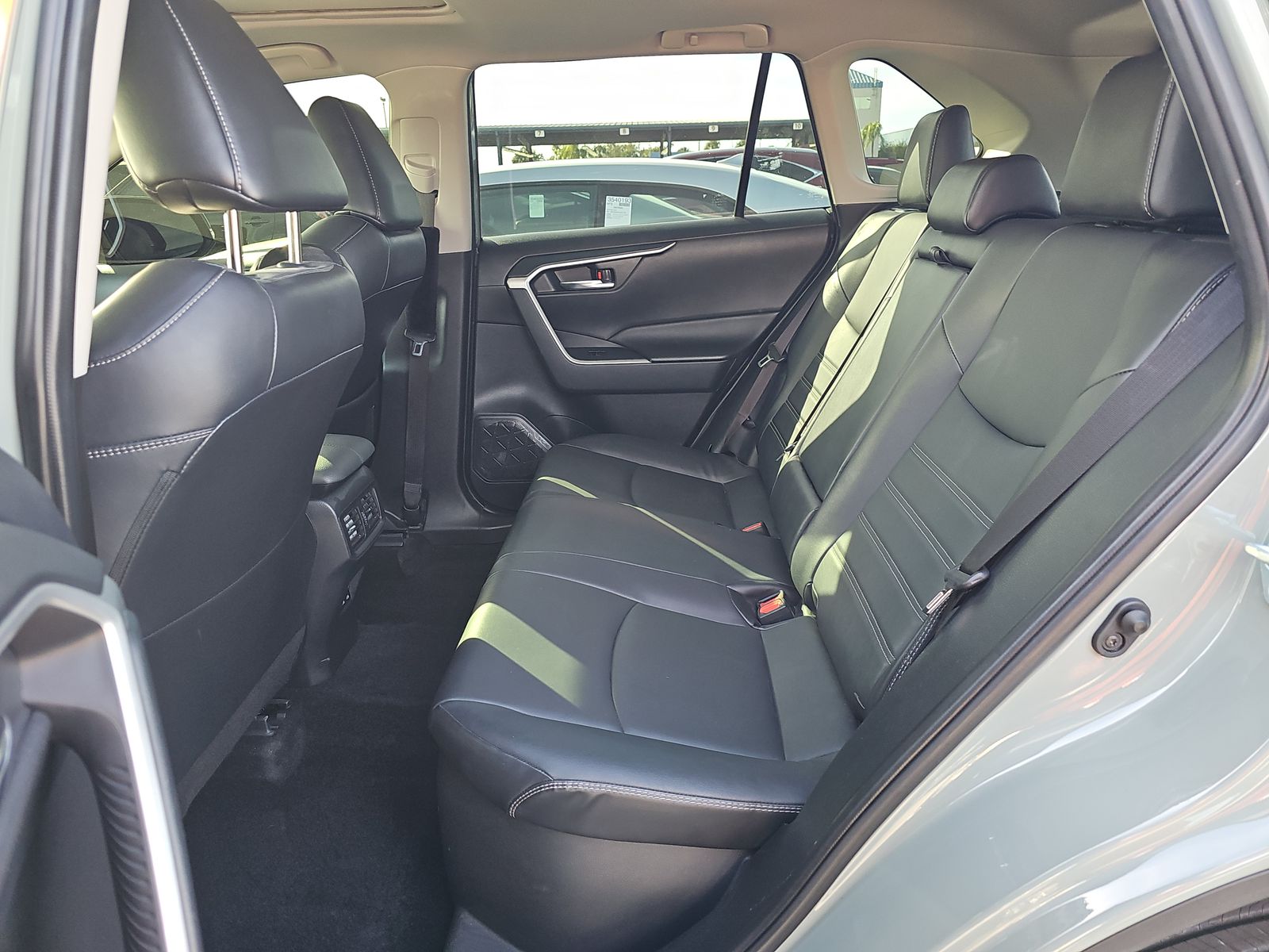 2022 Toyota RAV4 Hybrid XLE Premium AWD