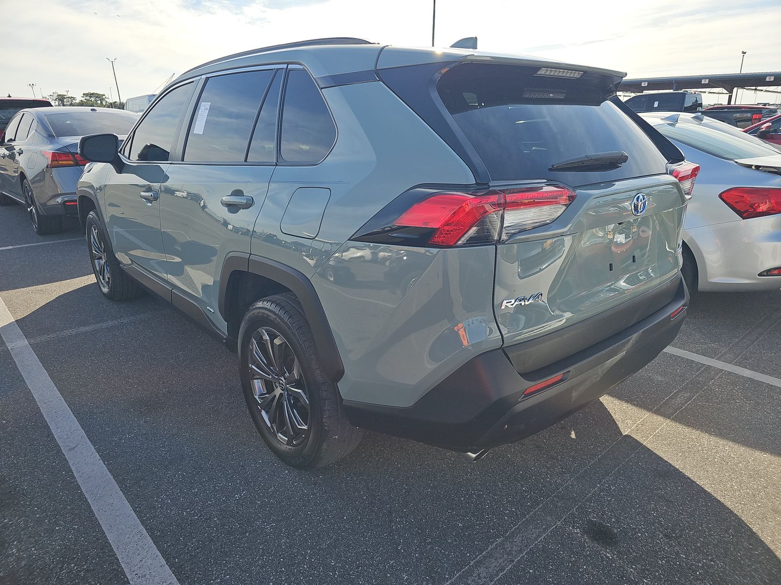 2022 Toyota RAV4 Hybrid XLE Premium AWD