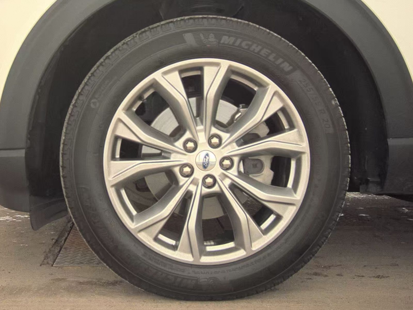 2023 Ford Explorer XLT AWD