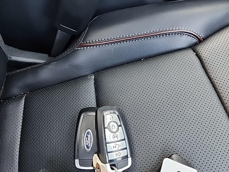 2023 Ford F-150 Lariat AWD