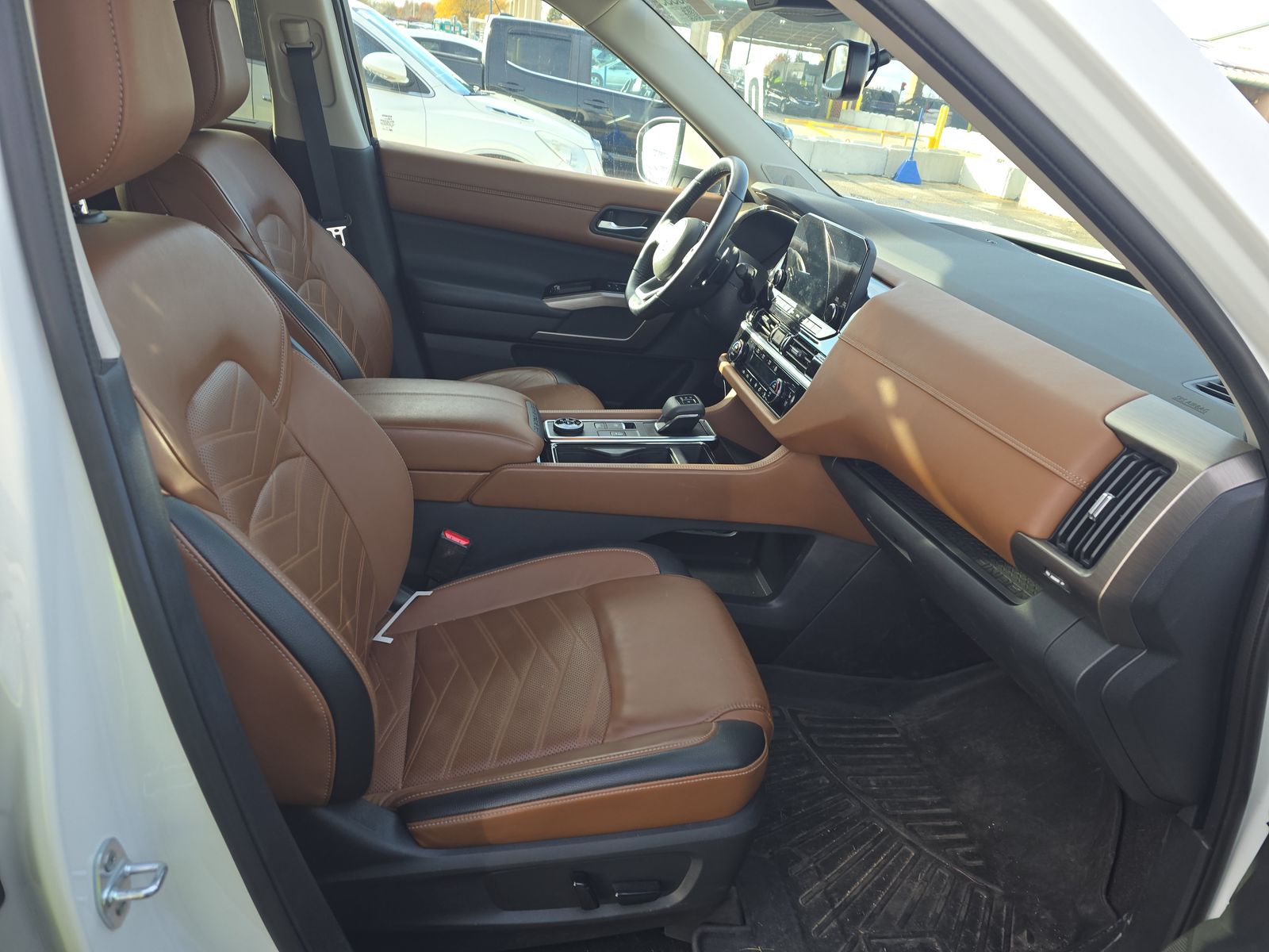 2022 Nissan Pathfinder Platinum AWD