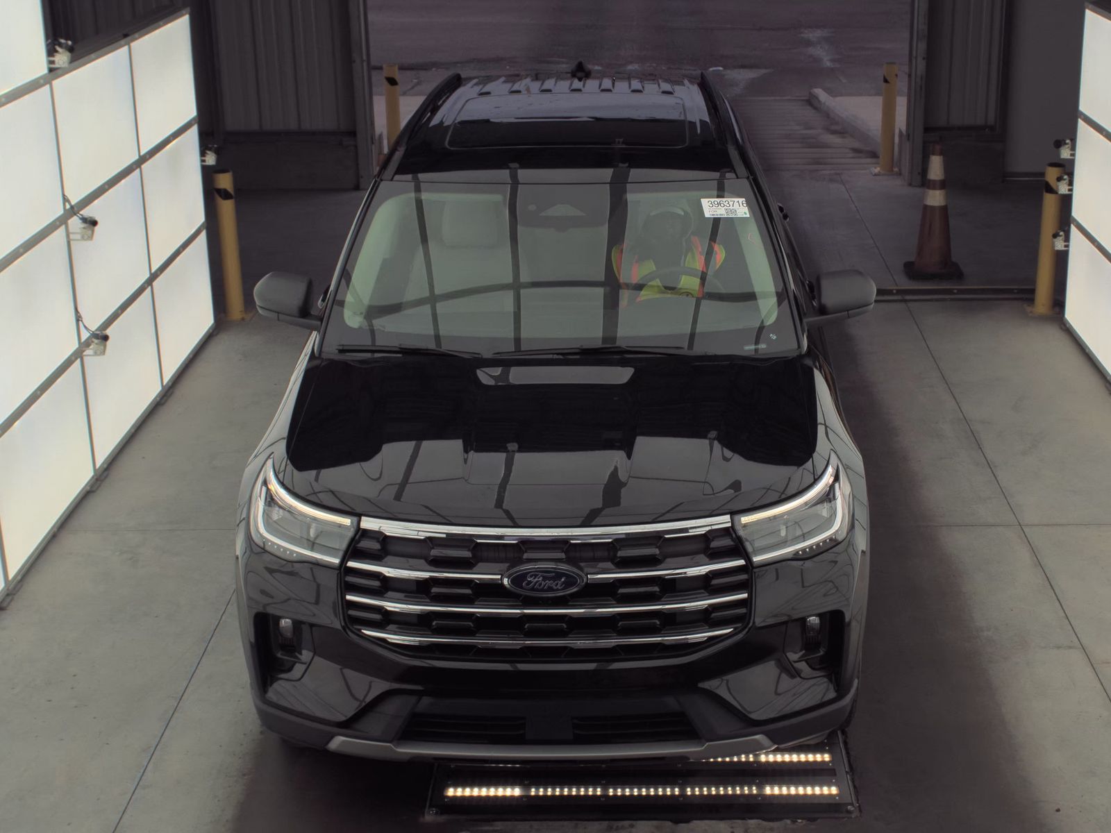 2025 Ford Explorer Active AWD