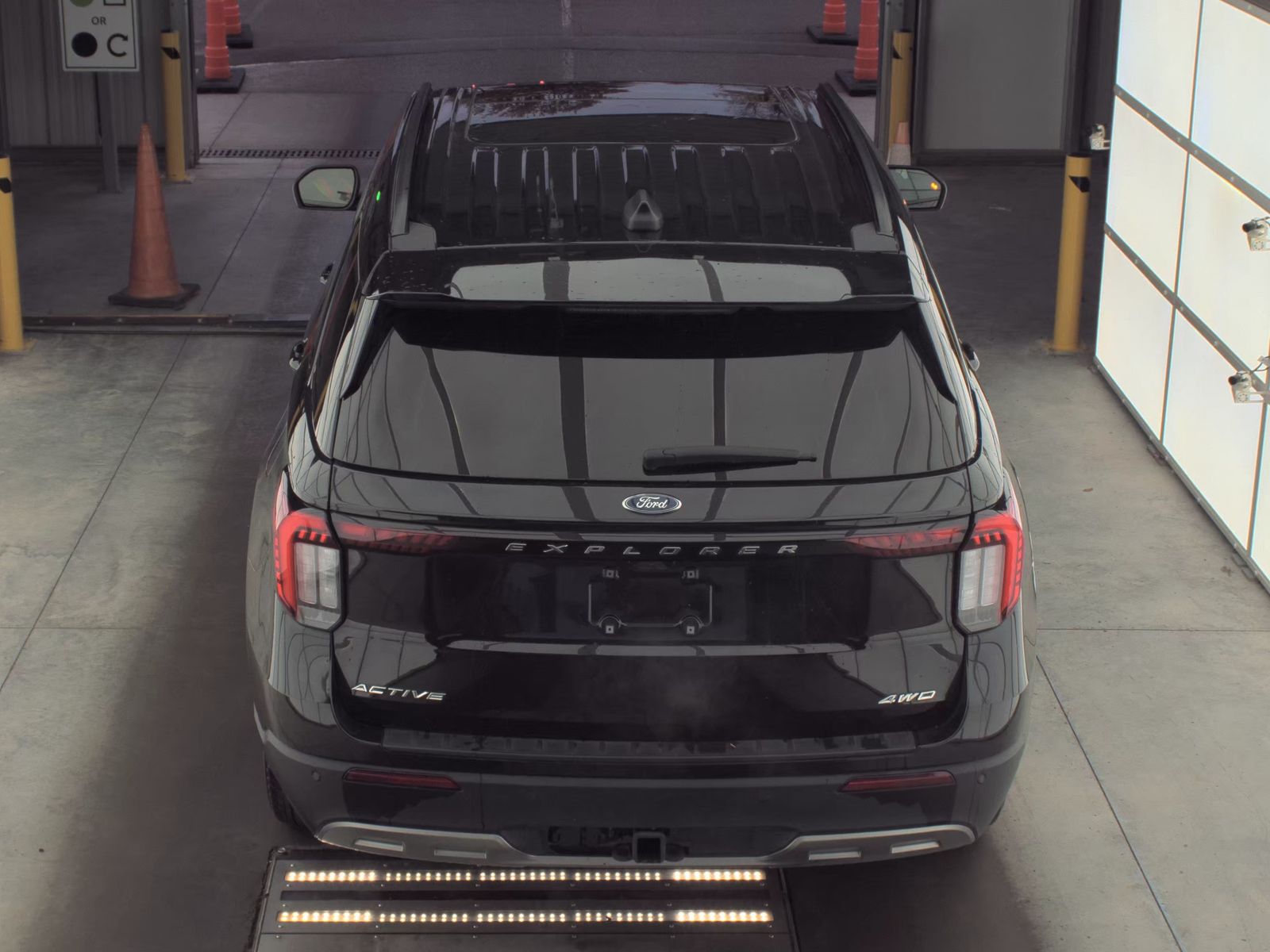 2025 Ford Explorer Active AWD