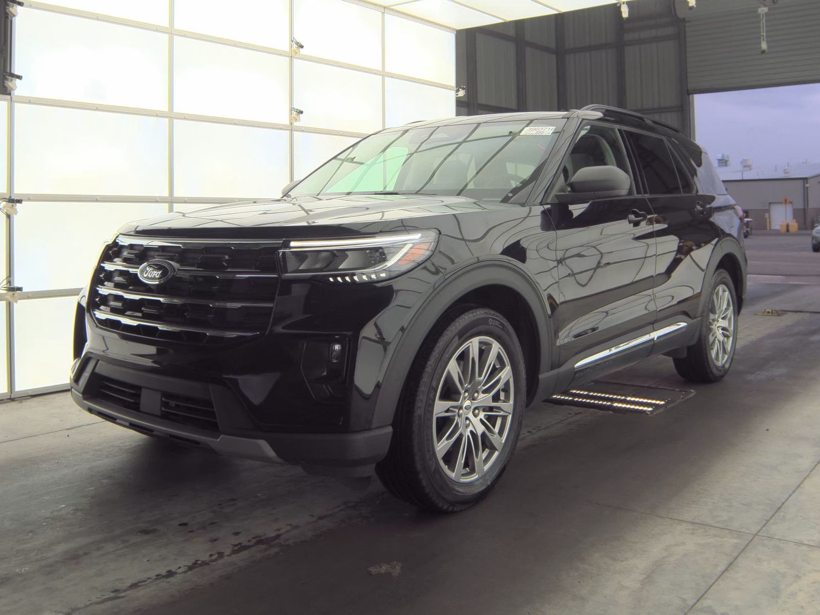 2025 Ford Explorer Active AWD