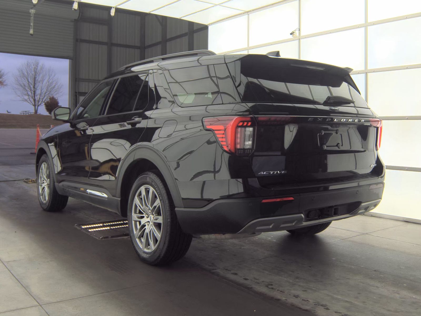 2025 Ford Explorer Active AWD