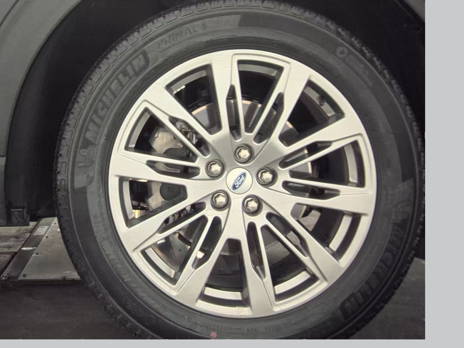 2025 Ford Explorer Active AWD