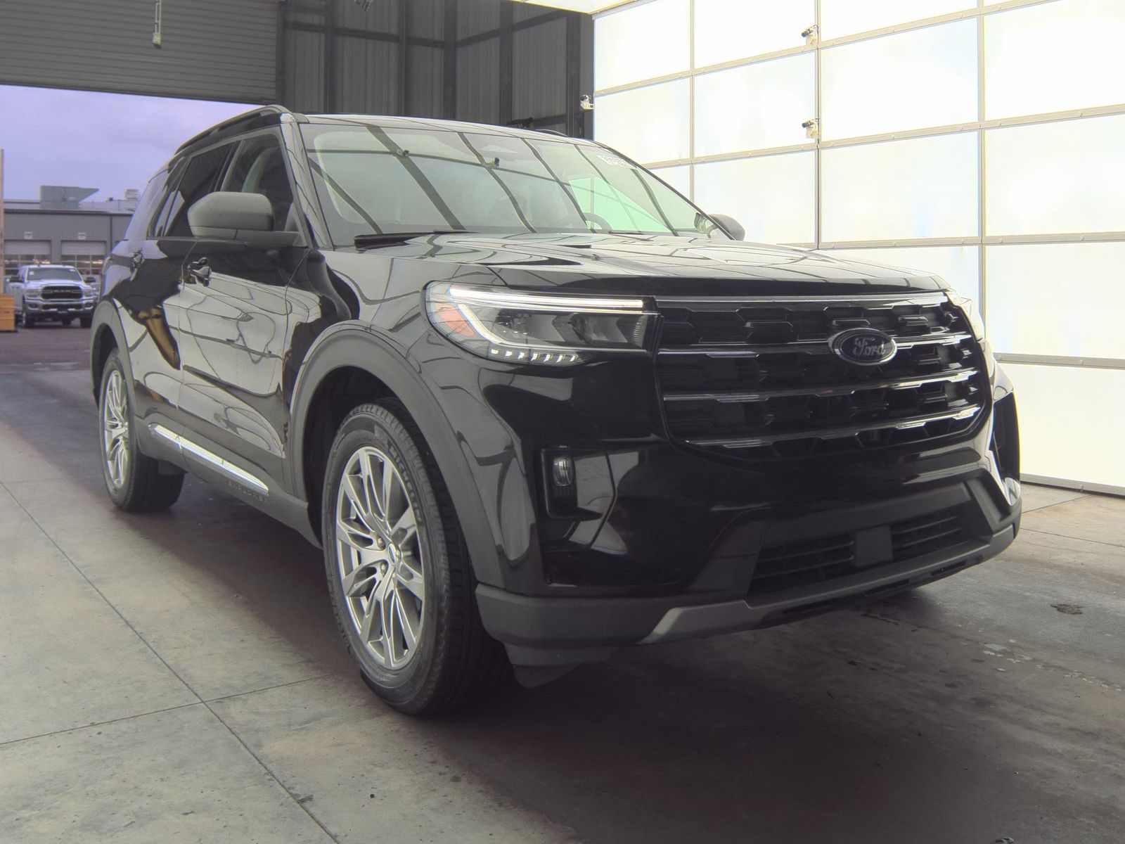 2025 Ford Explorer Active AWD