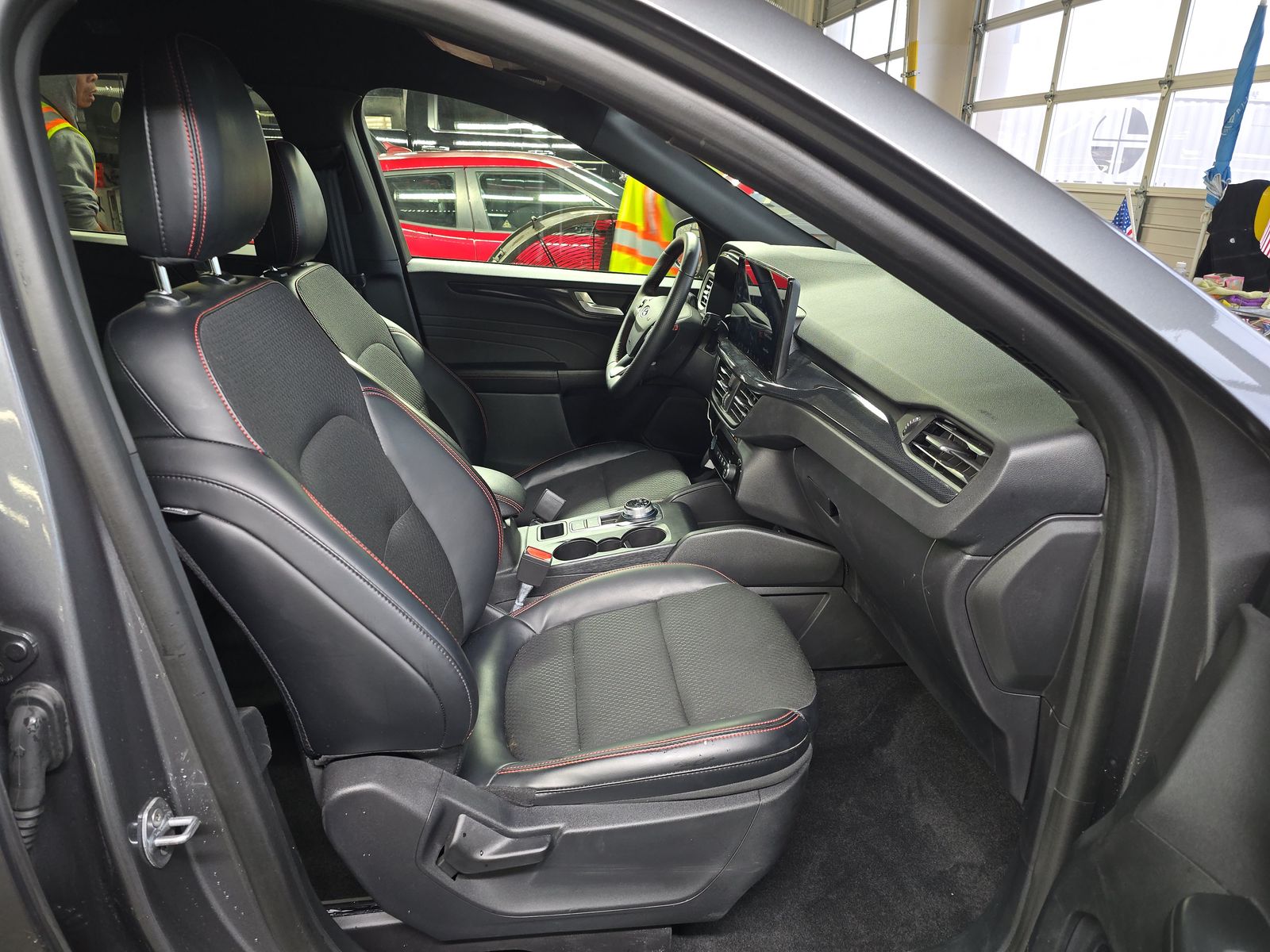 2025 Ford Escape Hybrid ST-Line Elite AWD