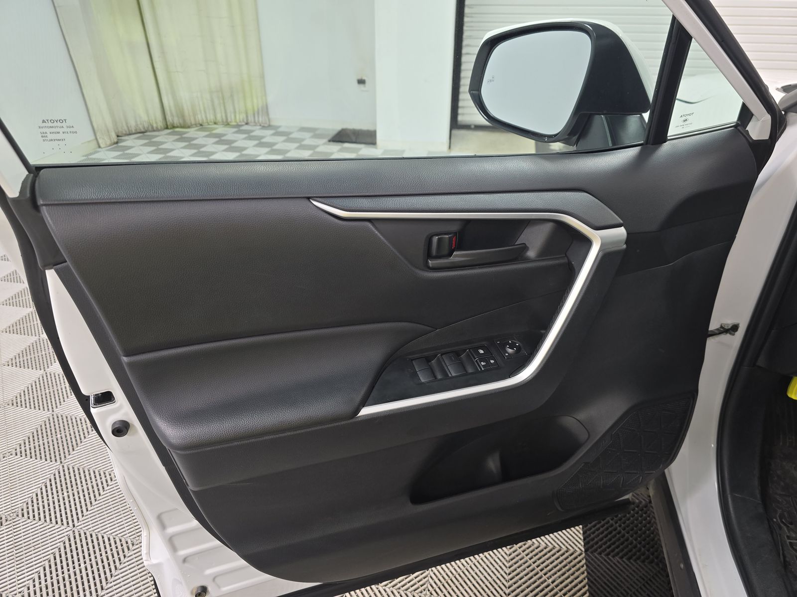 2024 Toyota RAV4 Hybrid LE AWD