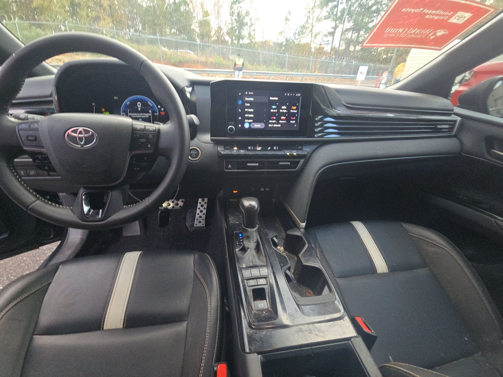 2025 Toyota Camry SE FWD