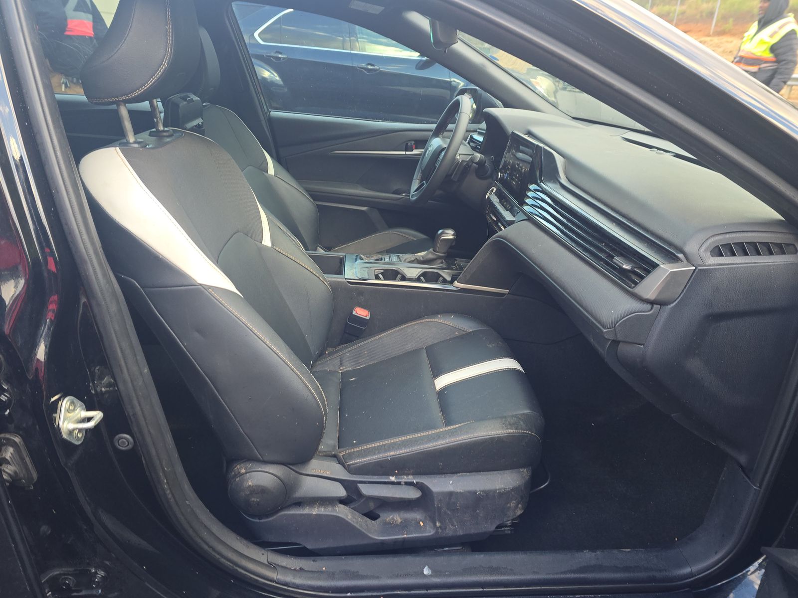 2025 Toyota Camry SE FWD