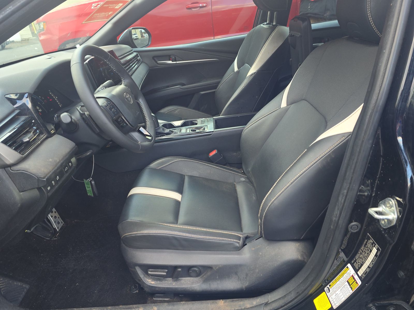 2025 Toyota Camry SE FWD