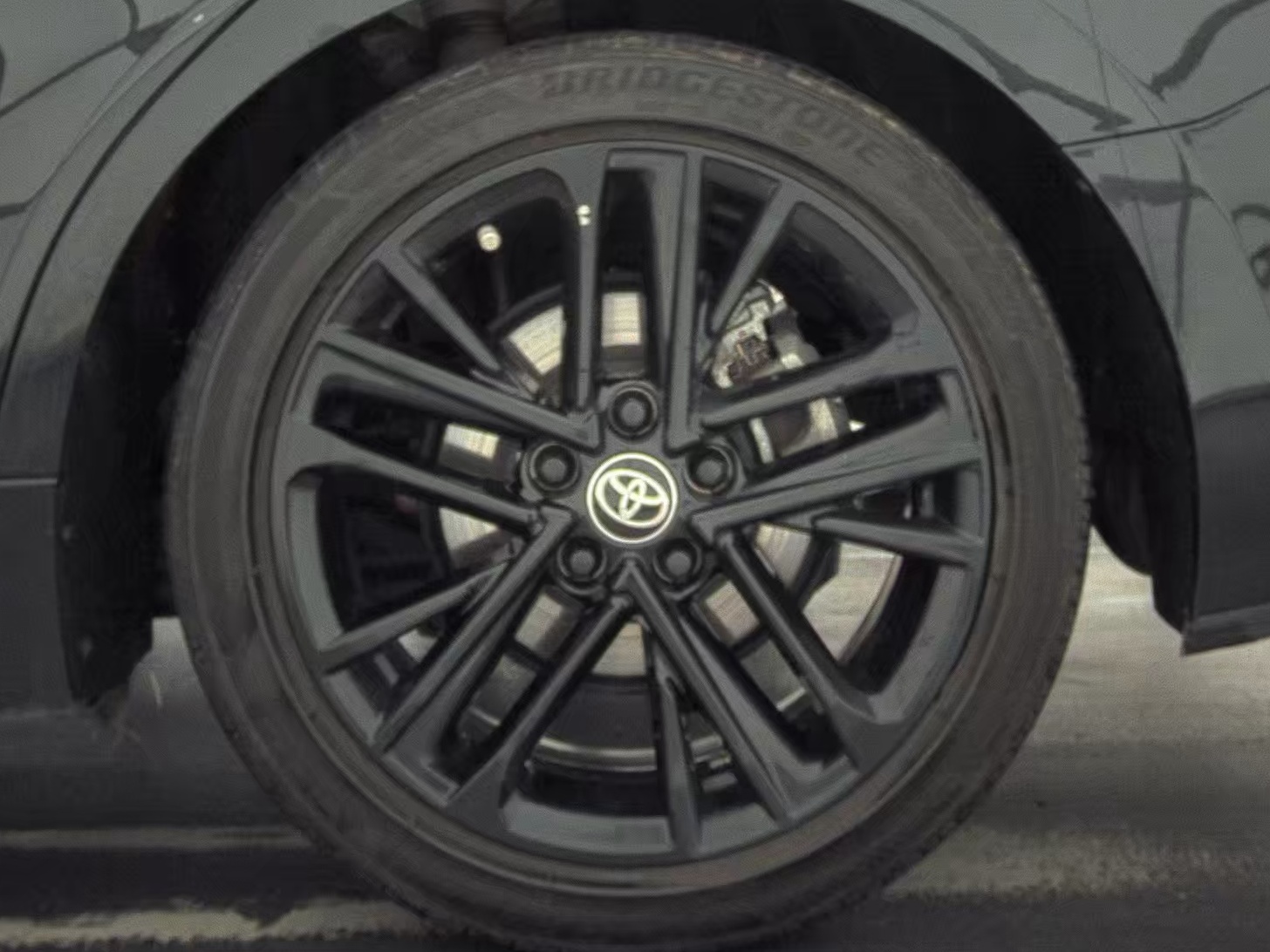 2025 Toyota Camry SE FWD