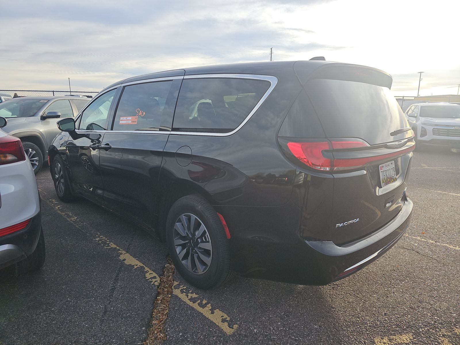 2024 Chrysler Pacifica Hybrid Select FWD
