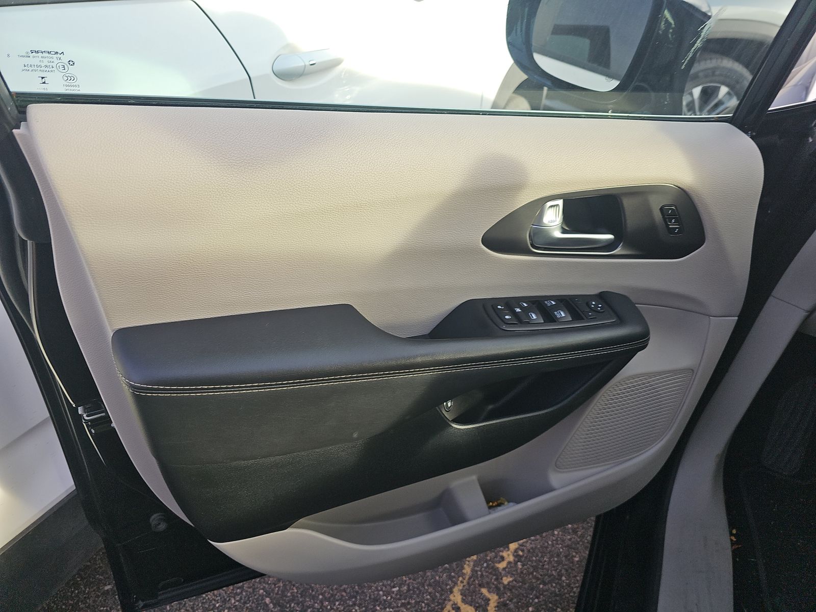 2024 Chrysler Pacifica Hybrid Select FWD