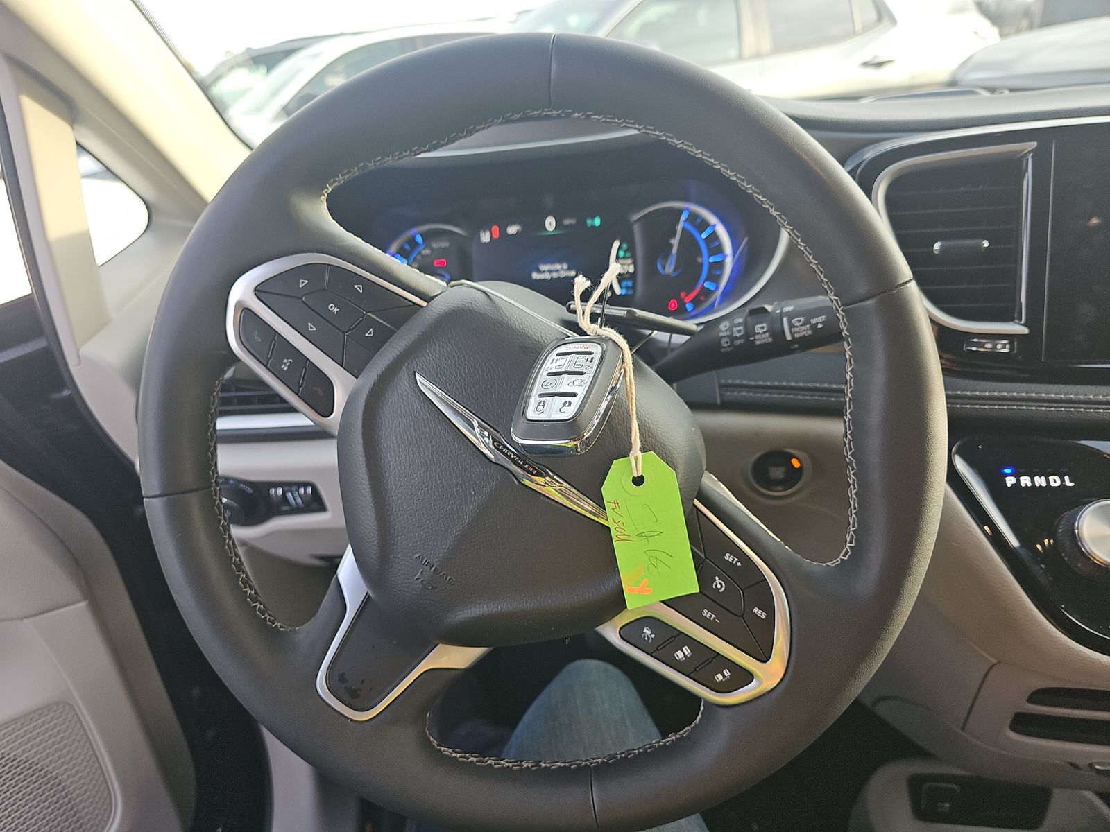 2024 Chrysler Pacifica Hybrid Select FWD