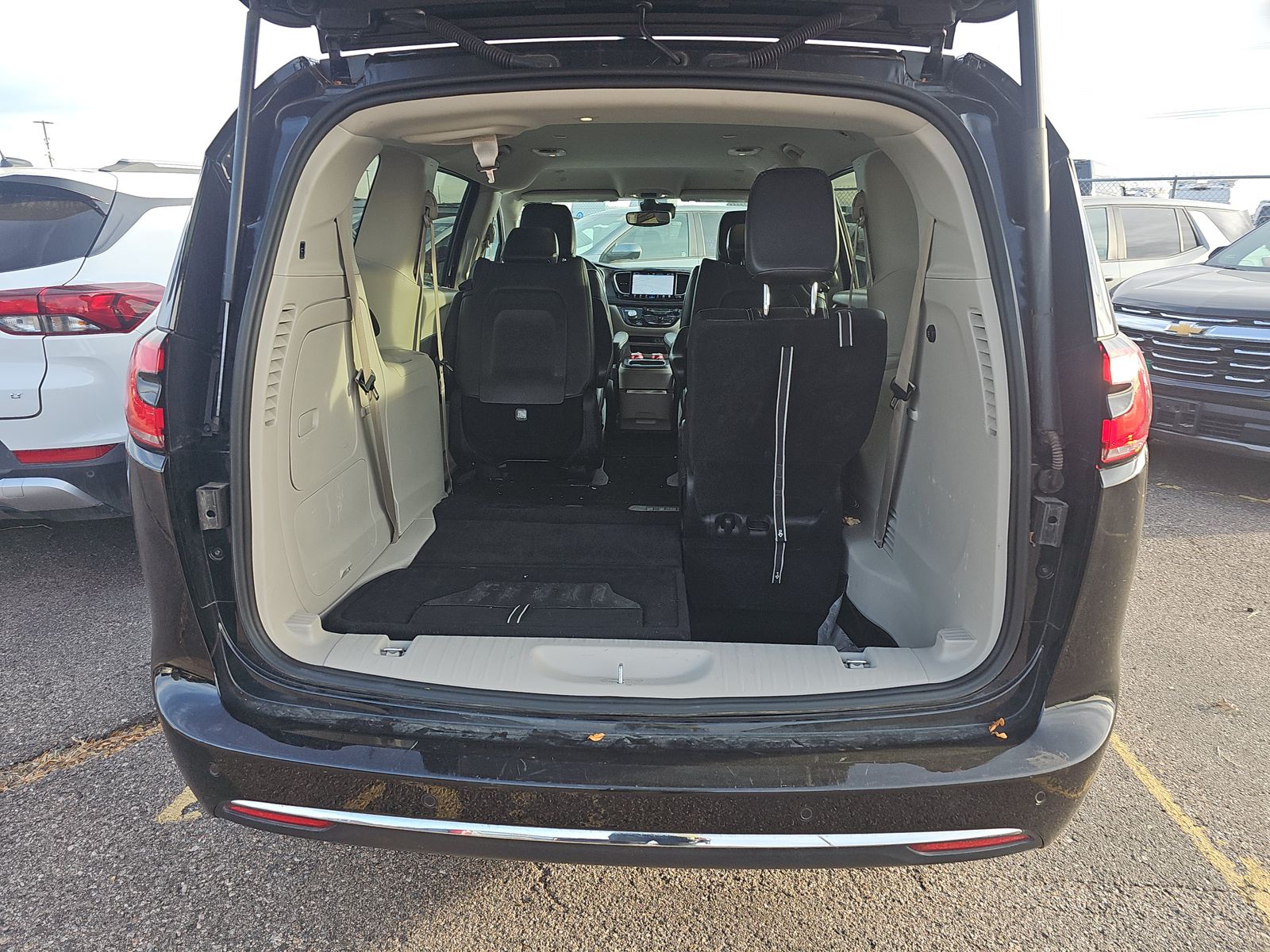 2024 Chrysler Pacifica Hybrid Select FWD