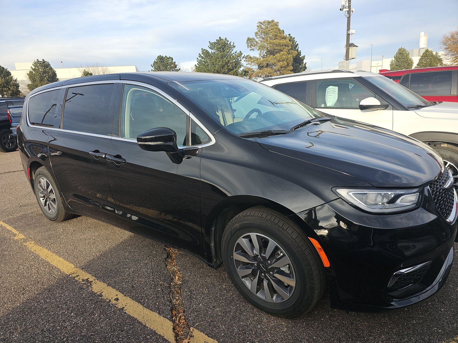 2024 Chrysler Pacifica Hybrid Select FWD