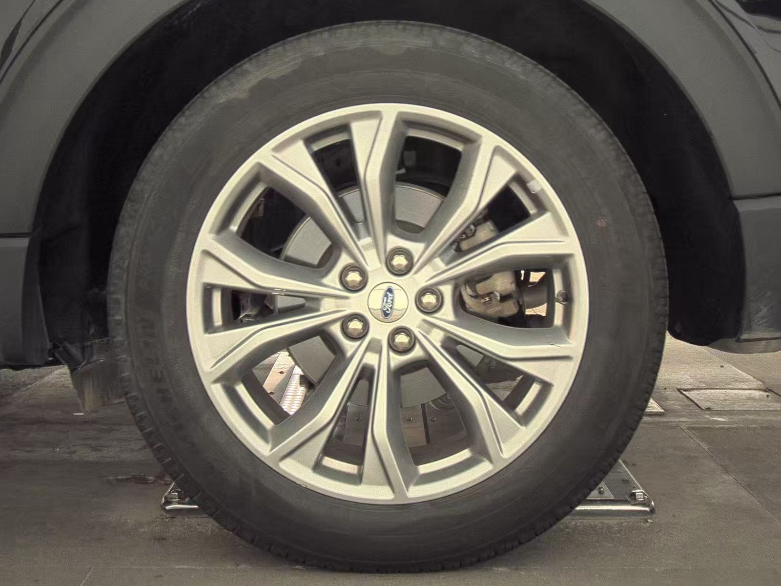 2023 Ford Explorer Limited RWD