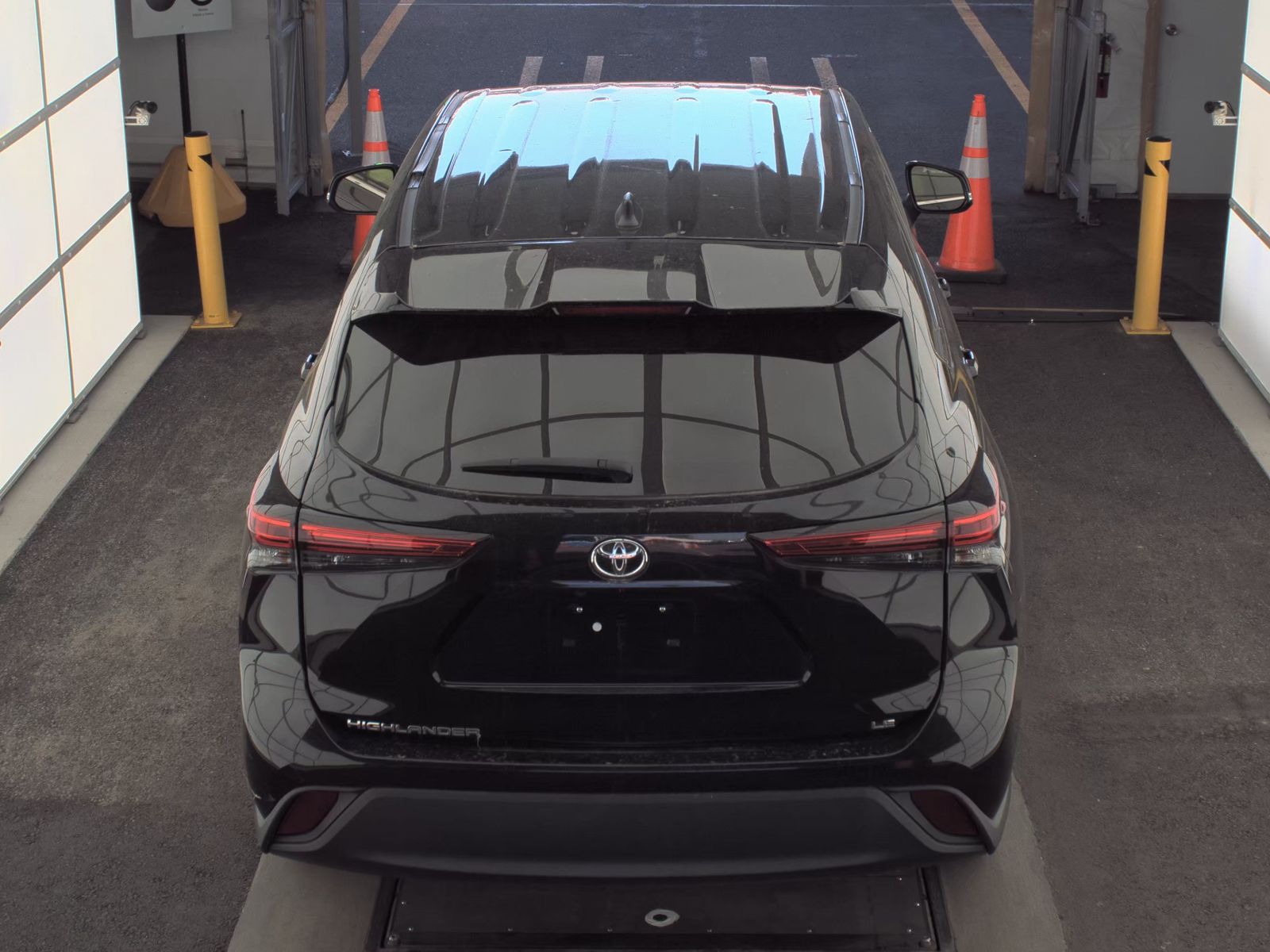 2023 Toyota Highlander LE FWD