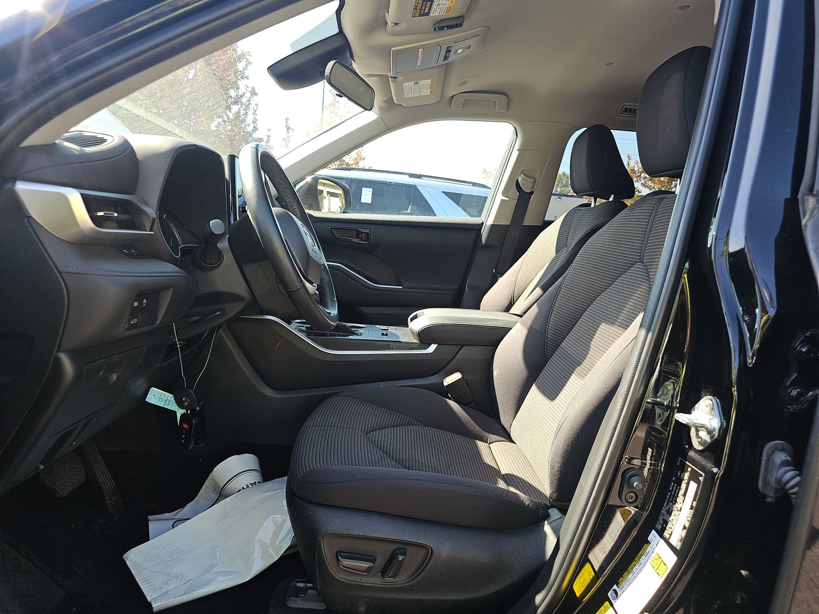 2023 Toyota Highlander LE FWD