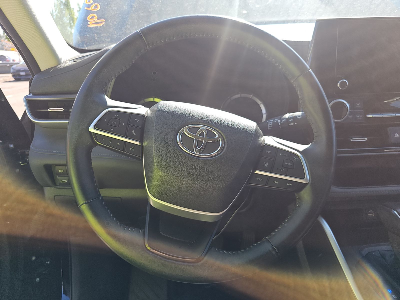 2023 Toyota Highlander LE FWD