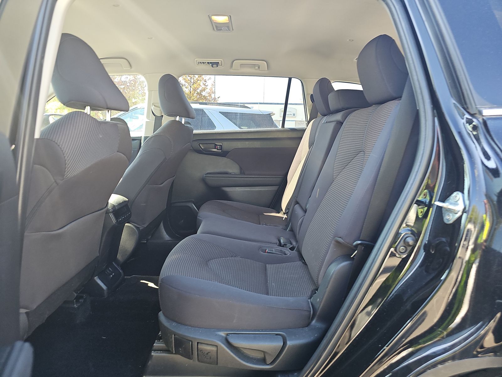 2023 Toyota Highlander LE FWD