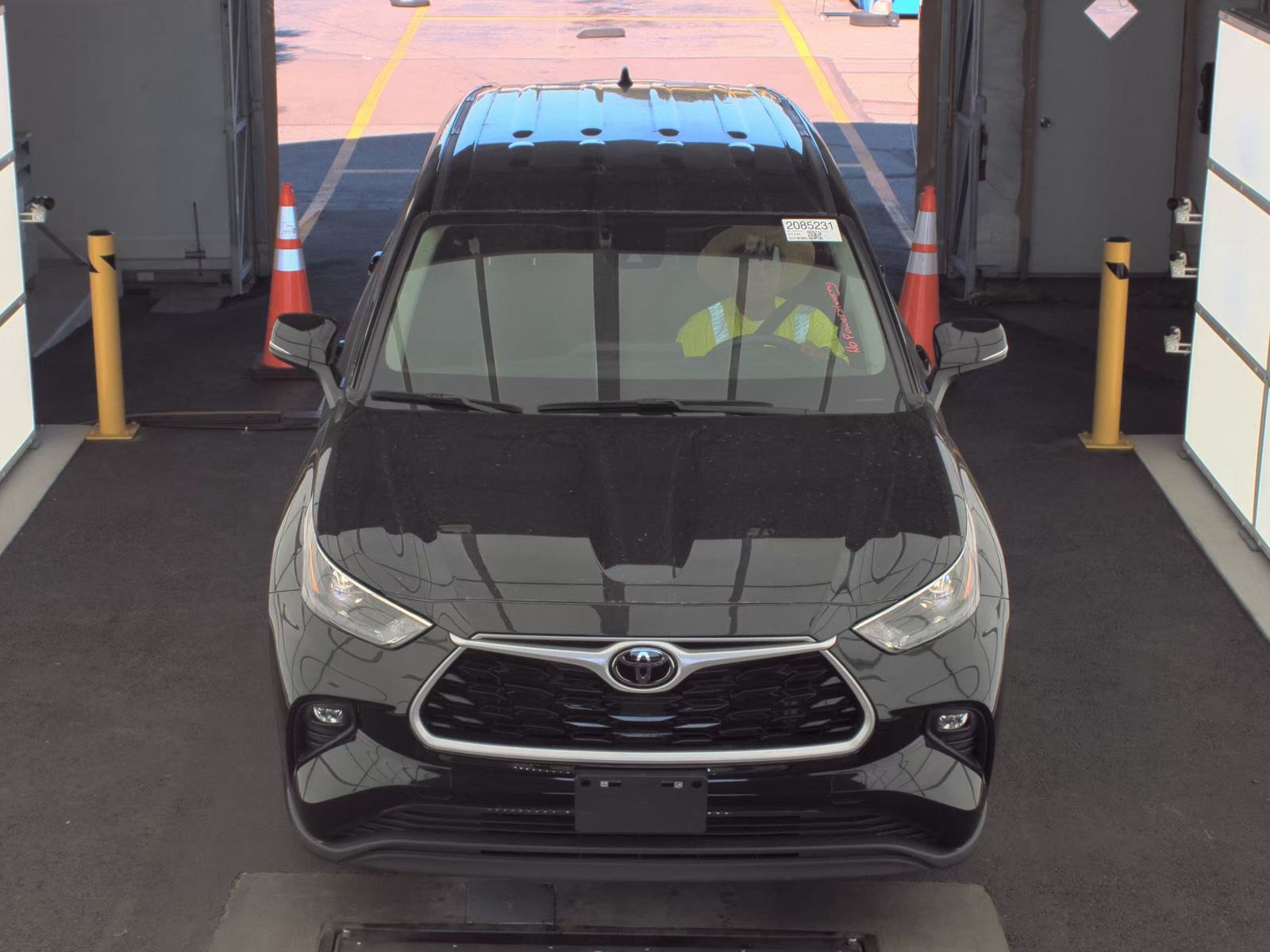 2023 Toyota Highlander LE FWD