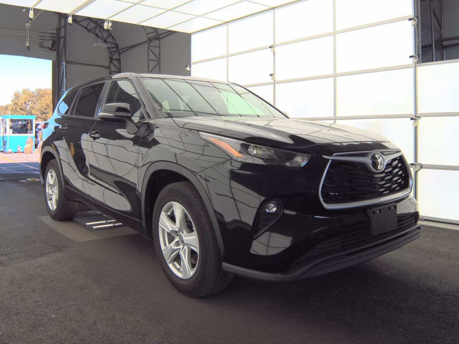 2023 Toyota Highlander LE FWD