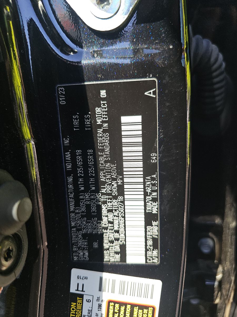 2023 Toyota Highlander LE FWD