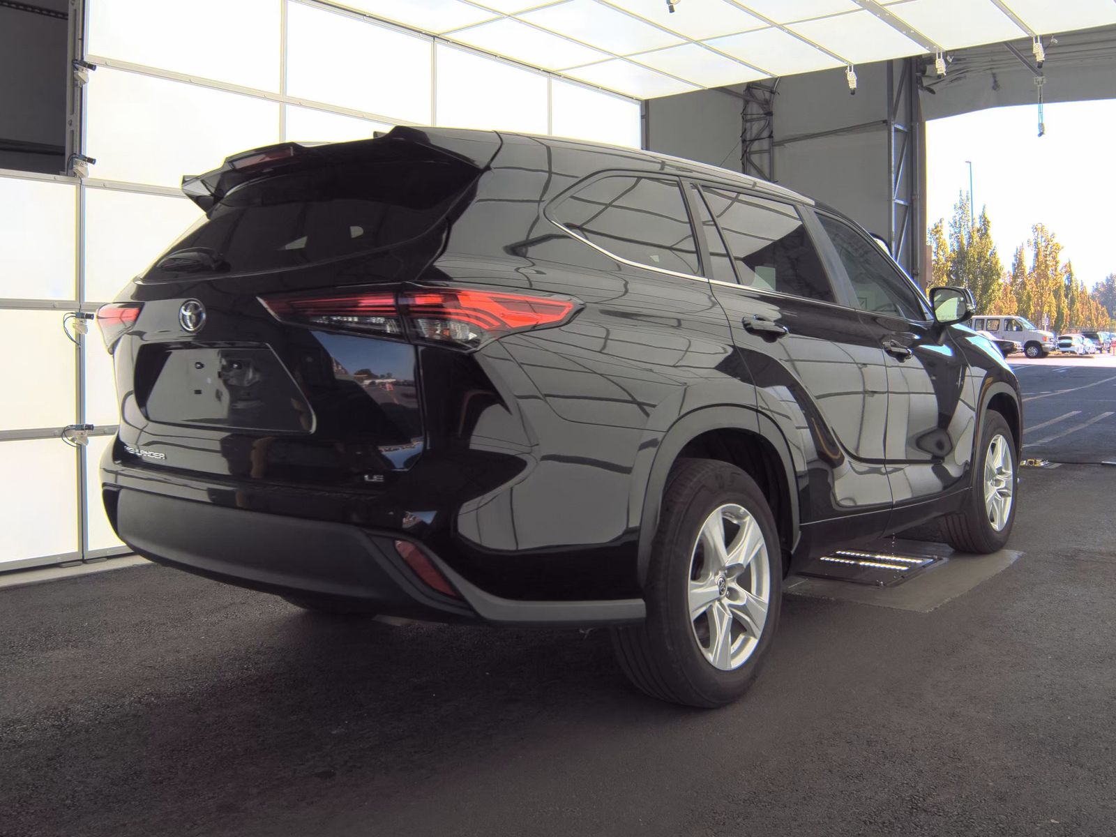 2023 Toyota Highlander LE FWD