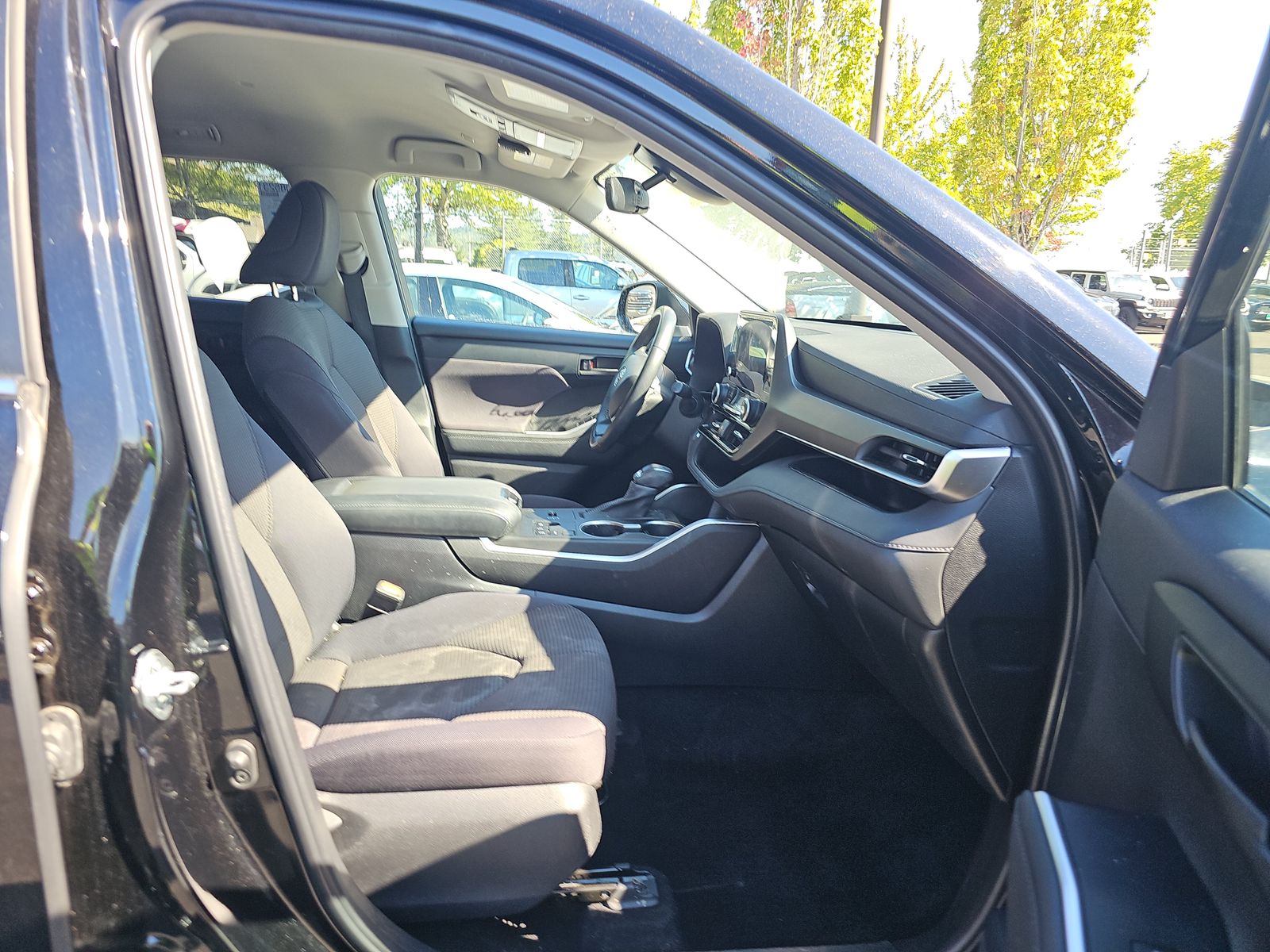 2023 Toyota Highlander LE FWD