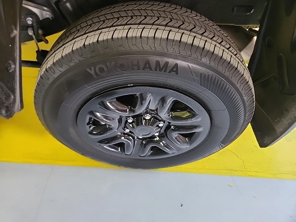 2025 Toyota Tundra SR5 AWD