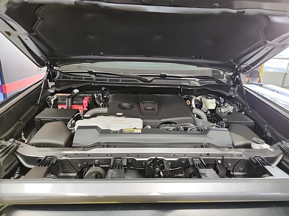 2025 Toyota Tundra SR5 AWD