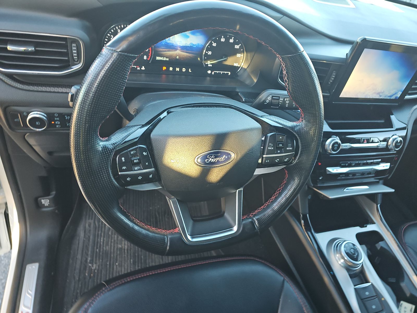 2022 Ford Explorer ST-Line AWD