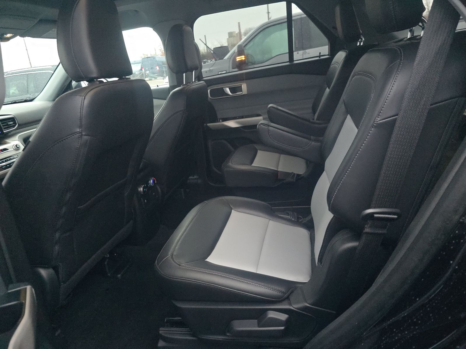 2023 Ford Explorer XLT AWD