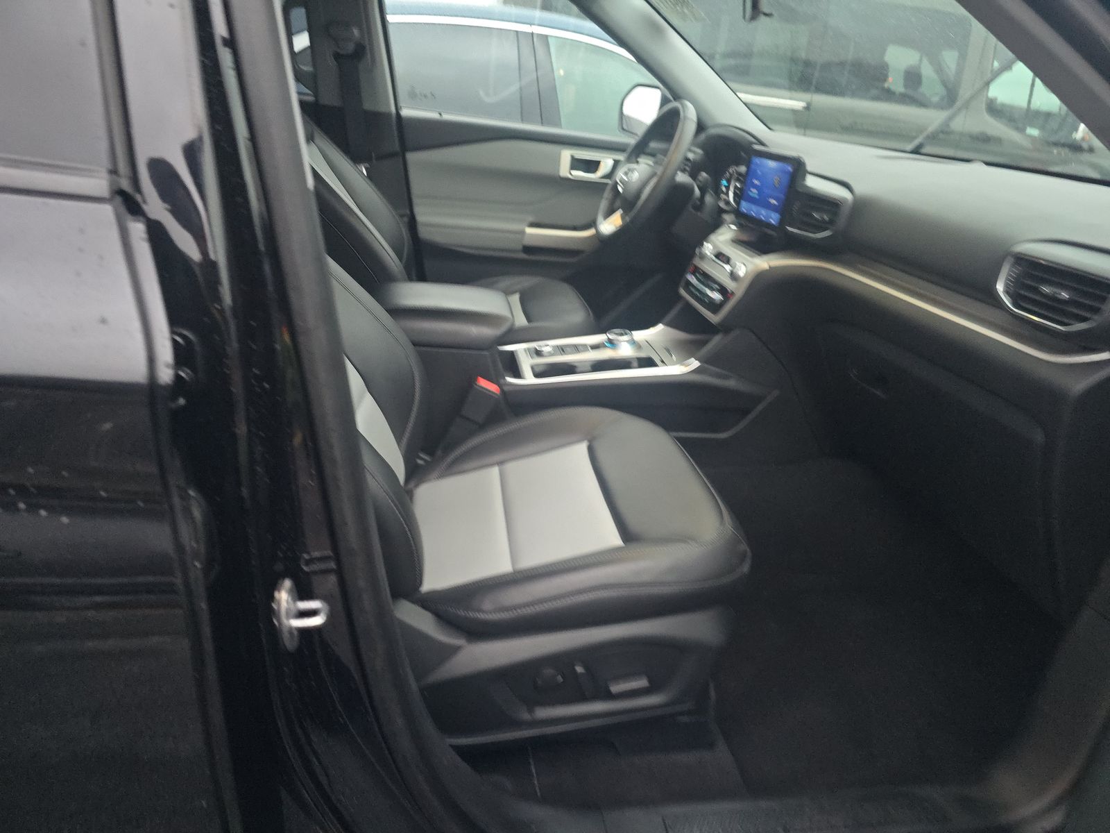 2023 Ford Explorer XLT AWD