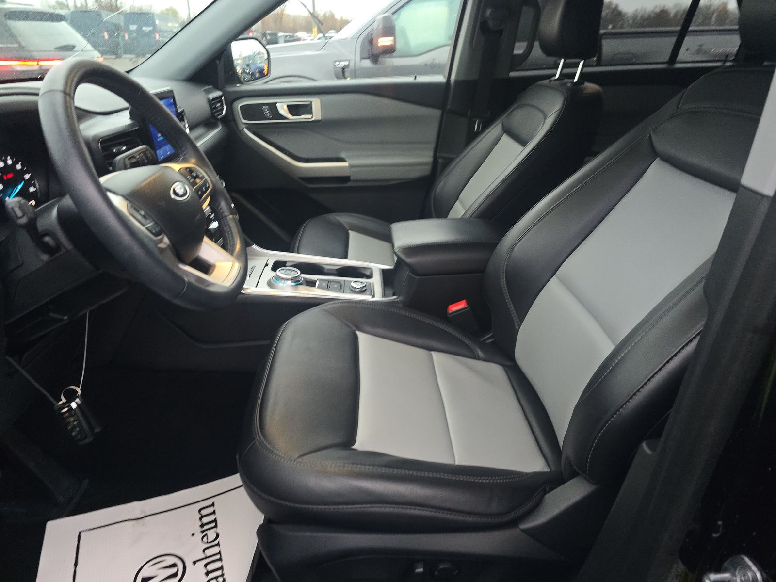 2023 Ford Explorer XLT AWD