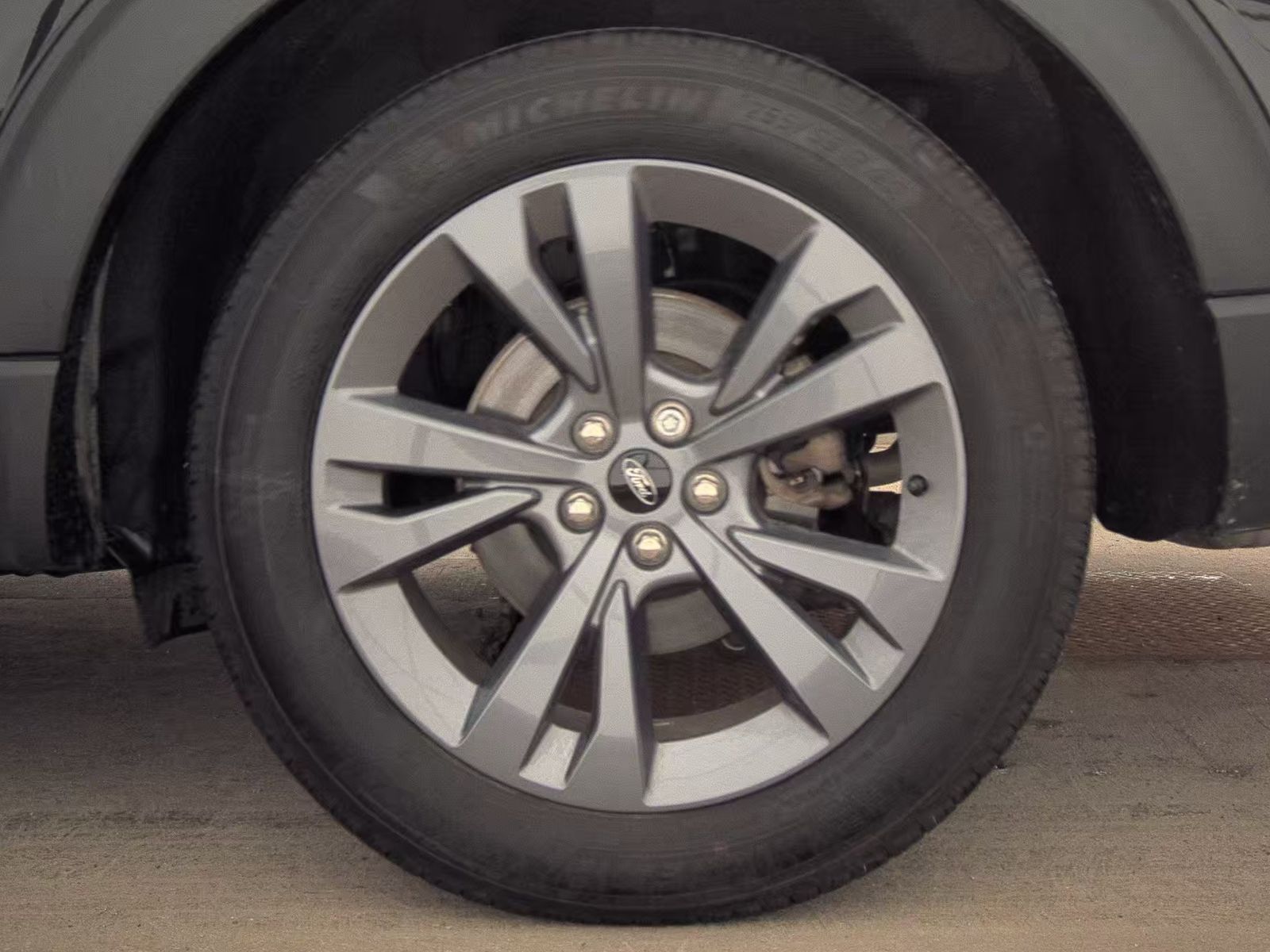 2023 Ford Explorer XLT AWD