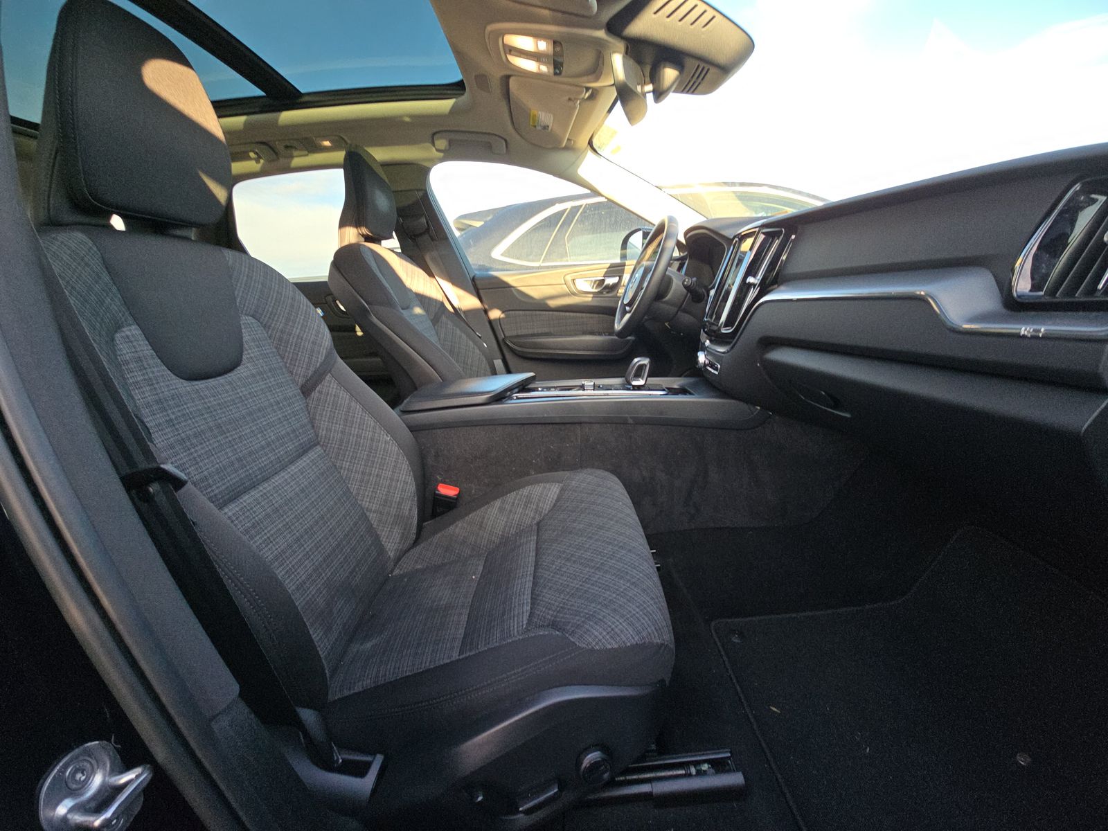 2023 Volvo XC60 B5 Core AWD