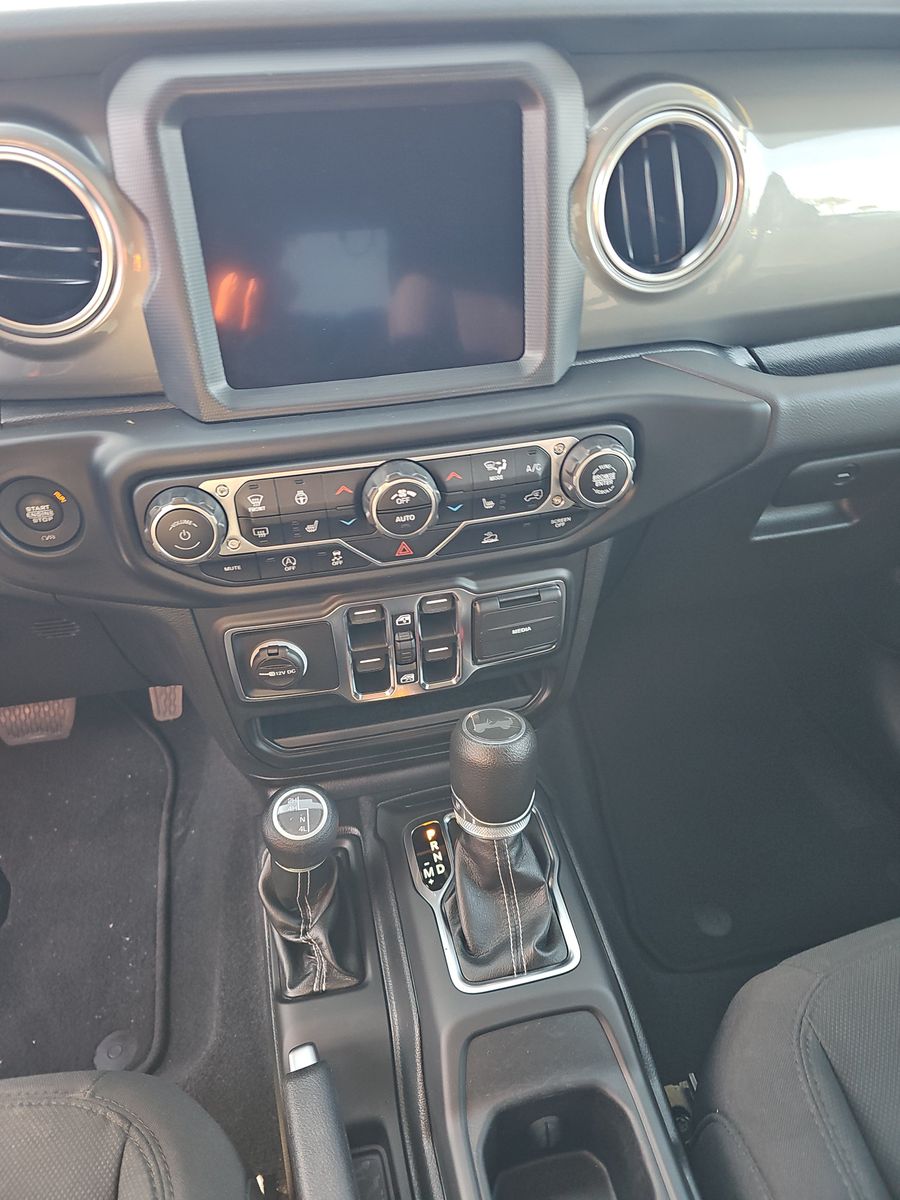 2022 Jeep Wrangler Unlimited Sahara AWD